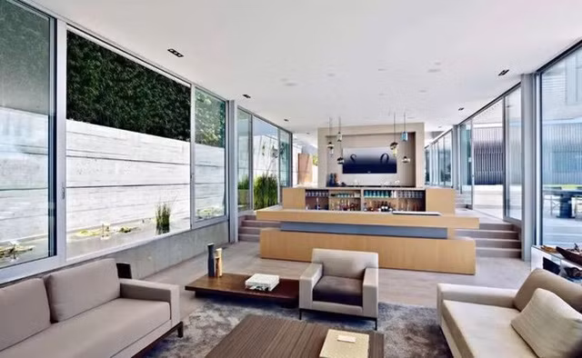 Nội thất được thiết kế hiện đại, tiện dụng nhưng cũng không kém phần tinh tế.