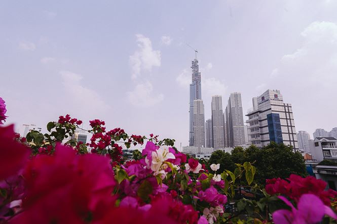 Tòa nhà cao thứ 8 trên thế giới tại TP.HCM nhìn từ xa vẫn có thể thấy rõ.