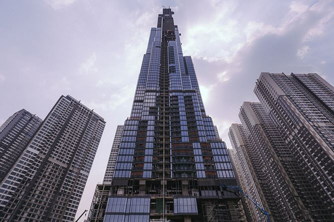 Kiến trúc tòa nhà được lấy cảm hứng từ hình ảnh bó tre truyền thống với dáng vươn cao. Chiều cao 461m của tòa tháp Landmark 81 sắp soán ngôi vị toà nhà cao nhất Việt Nam của toà nhà Landmark 72 ở Hà Nội.