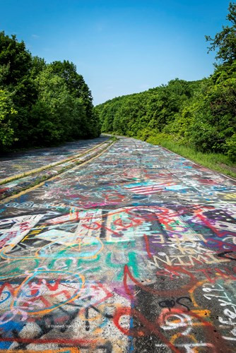 Thị trấn ma Centralia, Mỹ: Sau khi một vụ cháy mỏ than xảy ra vào đầu những năm 60 của thế kỷ 20, Centralia trở thành thị trấn bị bỏ hoang. Hiện nay, điểm đến rùng rợn này chỉ còn 7 người sinh sống.