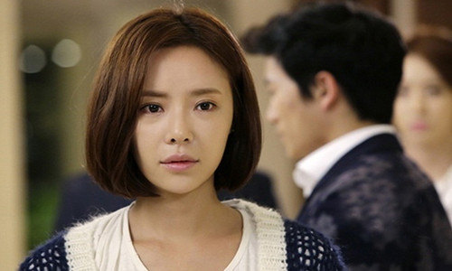 Ly do khong ngo khien vo thuong xuyen dua con ve nha ngoai