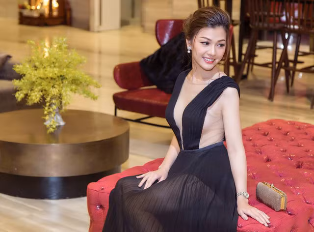 Dù được đánh giá cao về nhan sắc nhưng Hoa hậu Thái Nhiên Phương lại khiến nhiều người yêu bóng đá Việt Nam thất vọng vì thiếu kiến thức khi tham gia bình luận, dự đoán kết quả trận đấu giữa Bồ Đào Nha và Morocco diễn ra tối 20.6.