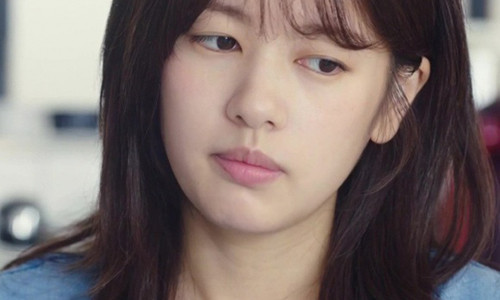 Ai cũng chê cười cô là “hám giàu” khi yêu một đại gia đứng tuổi (Ảnh minh họa)