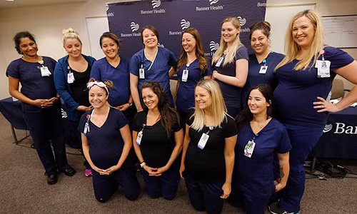 16 nu y ta dong loat mang thai tai benh vien My