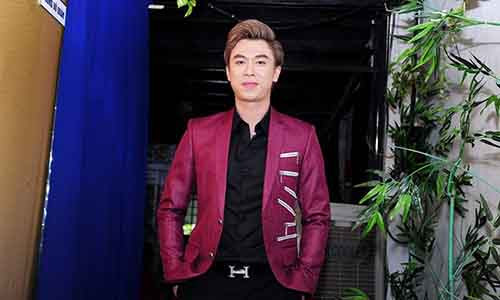 Ca sĩ Hồ Việt Trung