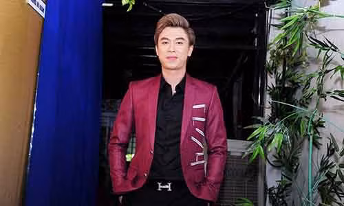 Ca sĩ Hồ Việt Trung