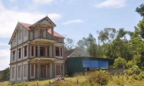 Xuất khẩu lao động mang lại sự giàu có cho nhiều ngôi làng ở Hà Tĩnh.