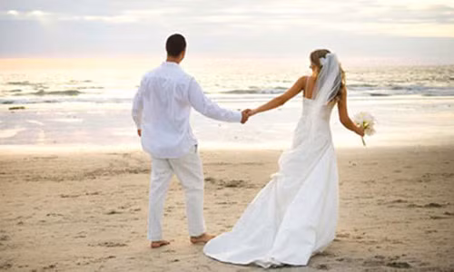 Quan điểm "con gái phải lấy chồng giàu" gây tranh cãi. (Ảnh minh họa).