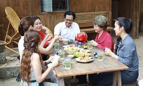 Am muu tham hiem dang sau loi de nghi bat ngo cua me chong