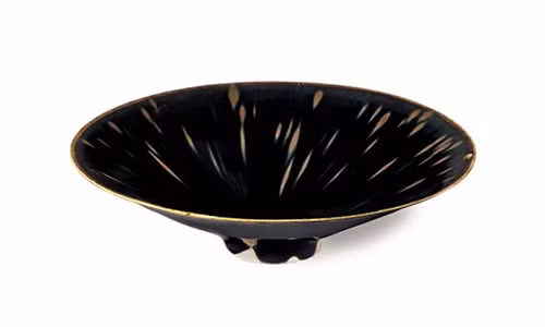 Chiếc bát dự kiến có giá khoảng 91 tỷ đồng. Ảnh: Chinadaily