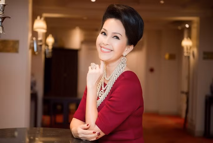 "Nữ hoàng ảnh lịch" nhìn rất đằm thắm, trẻ trung.