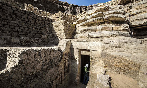 Phat hien ngoi mo co 4.400 tuoi co mot khong hai o Ai Cap