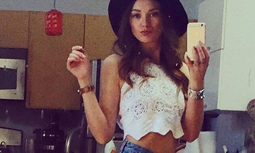 Bi kich cua co gai quyen ru tro thanh con nghien vi tinh yeu