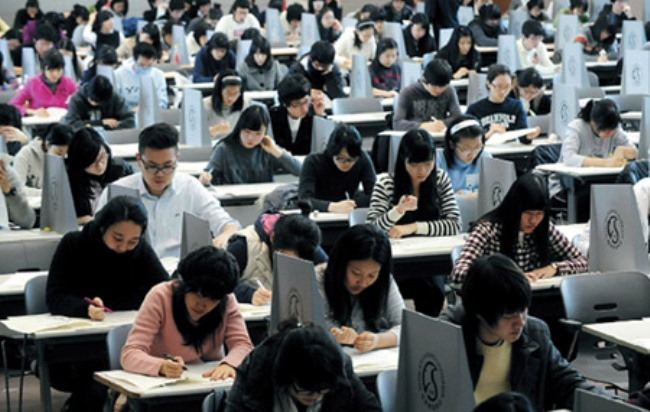 Một cuộc điều tra sau đó đã được tiến hành với tất cả 68 trung tâm luyện thi tại Seoul, Hàn Quốc. Theo Wall Street Journal, một số nhân viên đã thừa nhận gian lận và cho biết rằng đề thi SAT được bán với giá khoảng 4.500 USD.