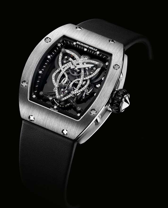 Richard Mille Calibre RM 019 là chiếc đồng hồ được làm từ vàng trắng tinh khiết nạm kim cương. Giá của nó là 465.000 USD.