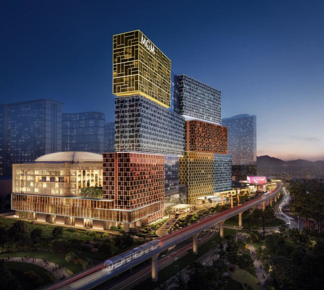 MGM Cotai là khu nghỉ dưỡng và casino khổng lổ được xây dựng với trị giá 3,4 tỷ USD tại Ma Cau, Trung Quốc. Hơn 350 kiến trúc sư và chuyên gia tư vấn đã tham gia thiết kế công trình có hình dạng giống những chiếc hộp đựng đồ trang sức truyền thống của Trung Quốc. Bức tượng sư tử mạ vàng trước MGM Cotai có trọng lượng 38 tấn và cao 10m. Khu nghỉ dưỡng được thiết kế với 35 tầng và gồm 1.390 phòng nghủ, nhà hàng, khu trưng bày nghệ thuật, casino, hội trường,…