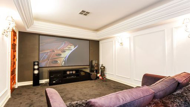 Phòng chiếu phim lớn.