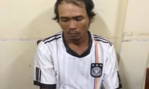 Đối tượng Huy tại cơ quan công an. Ảnh: Báo Lao Động.