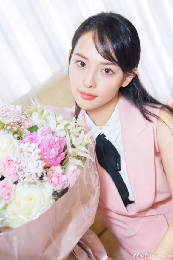 Nu dien vien Dien Hi cong luoc vua ha sinh be thu 2