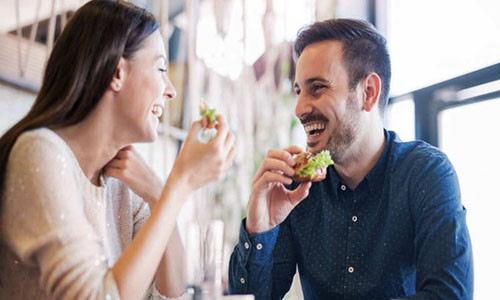 Hoa ra hen ho voi nguoi huong noi lai thu vi nhu vay