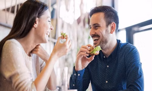 Hóa ra hẹn hò với người hướng nội lại thú vị như vậy Hoa ra hen ho voi nguoi huong noi lai thu vi nhu vay