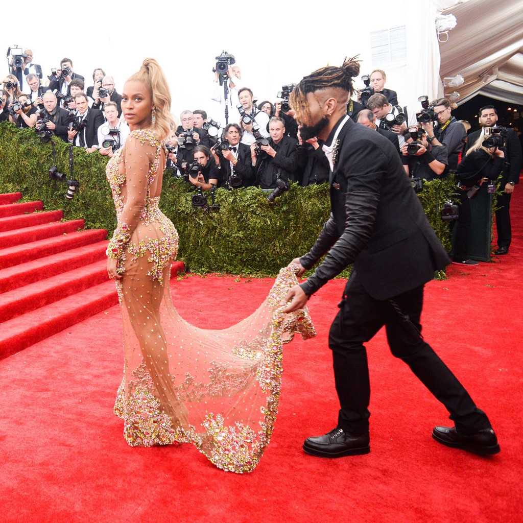 Stylist cho nguoi noi tieng: Su that kem hao nhoang