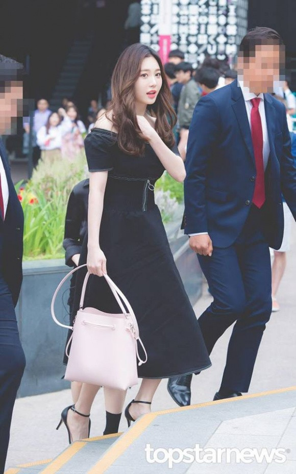 Vẻ đẹp "không góc chết" của nữ thần tượng.