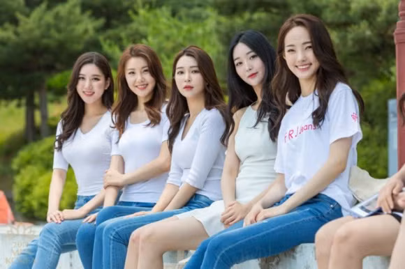 Theo dư luận Hàn Quốc, chất lượng thí sinh dự thi Hoa hậu Hàn Quốc những năm gần đây đang ngày càng xuống dốc. Nhiều thí sinh thậm chí được cho là không đạt được tiêu chuẩn xinh đẹp cơ bản nhất xứ Hàn.