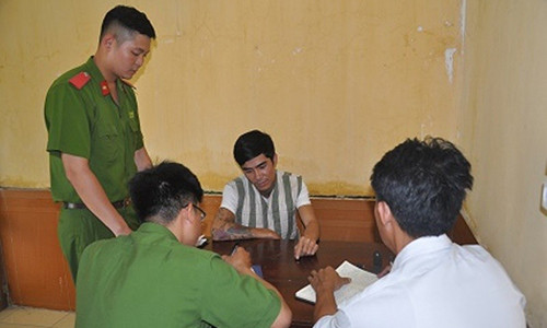 Vũ Viết Tuân tại cơ quan công an.