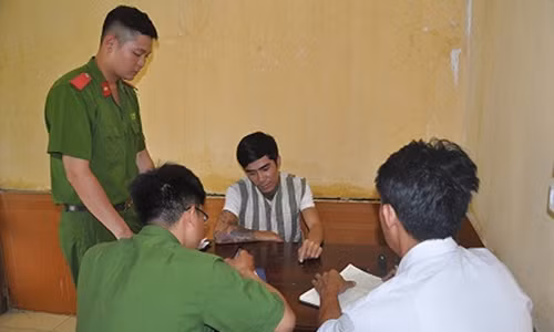 Vũ Viết Tuân tại cơ quan công an.