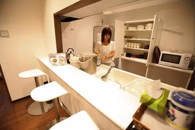 Nhật Bản quả thực xứng đáng được mệnh danh là dân tộc sáng tạo nhất thế giới. Thậm chí, họ còn xây dựng riêng một khách sạn chỉ dành cho… người chết. Khách hàng ở đây là những thi thể đang chờ được hỏa táng. Giá “qua đêm” của một thi thể là 157 USD (3,6 triệu VND).