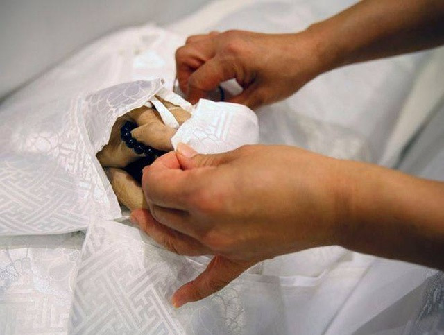 Phục sức dành cho người đã khuất cũng đặc biệt được chú trọng.