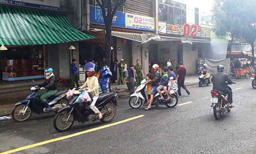 Nguoi dan ong bi chong cua tinh nhan tong chet