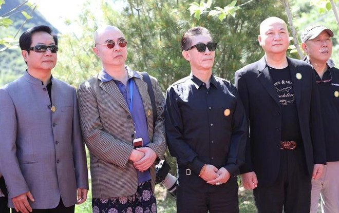 Dàn sao "Tây Du Ký 1986" cùng hội ngộ trong buổi tưởng nhớ đạo diễn Dương Khiết (từ trái sang: Uông Việt, Từ Thiếu Hoa, Lục Tiểu Linh Đồng, Trì Trọng Thụy, Mã Đức Hoa)