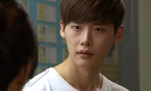 Không ngờ người con gái mà tôi đã dành trọn trái tim bây giờ lại phản bội tôi phũ phàng (Ảnh minh họa)