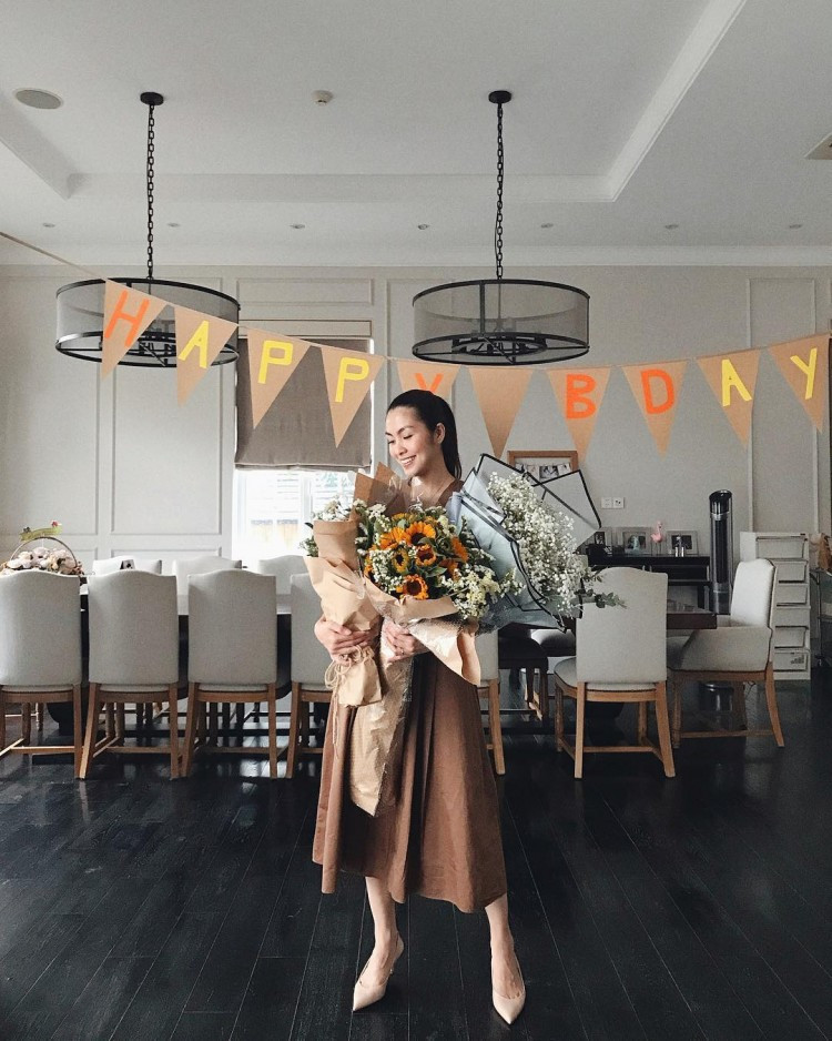 Vo chong Tang Thanh Ha au yem nhin nhau khien fan tan chay