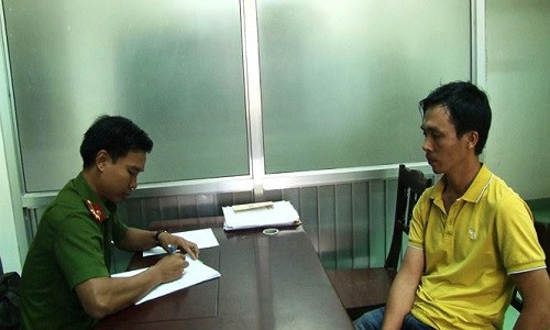 Đối tượng truy nã Nguyễn Kỳ tại cơ quan công an