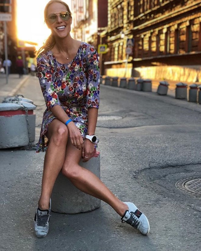 Vẻ xinh đẹp của nữ phóng viên này không hề giảm sút sau 4 năm. Một bức hình cô mới đăng tải, chỉ trong vài tiếng đã nhận được hơn 30.000 lượt like trên trang cá nhân instagram.