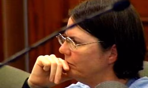 Kinh hoang ke hoach giet chong cua nguoi dan ba tham lam