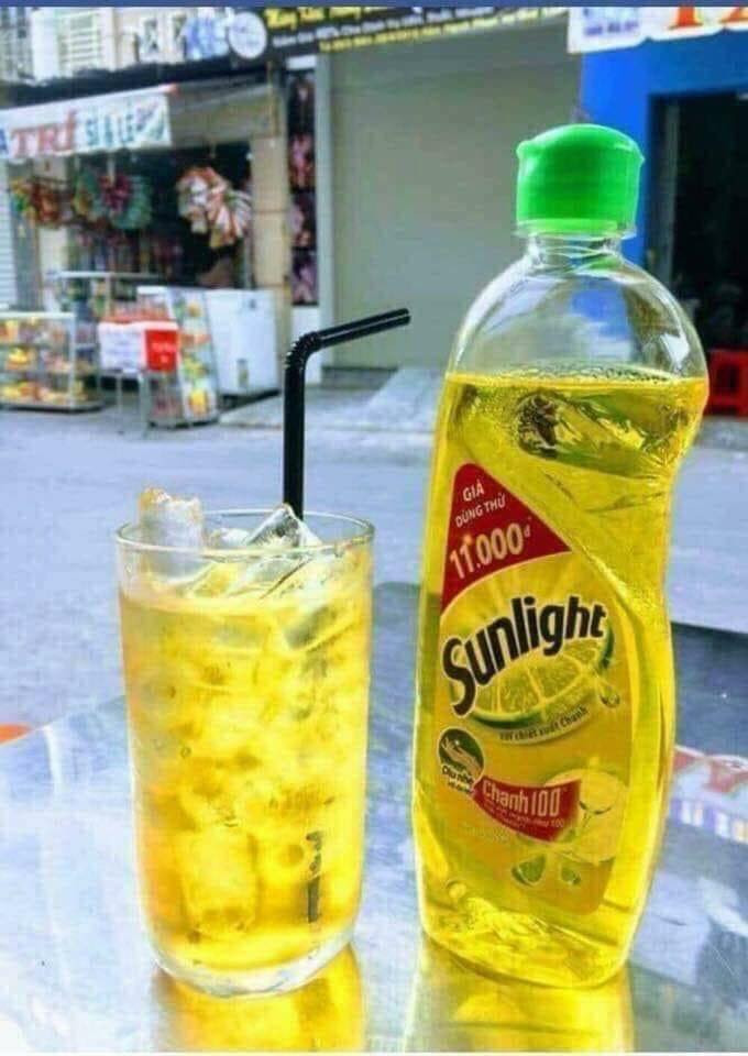 Khi nhà bạn còn mỗi chai này trong bếp.