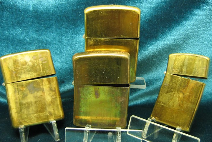 Chiếc Zippo 1933 trị giá 18.000 USD (tương đương 414 triệu đồng) là một trong những mô hình bật lửa đầu tiên của Zippo. Tuy không sử dụng bất kỳ kim loại quý nào để chế tạo, đây vẫn là một trong những chiếc bật lửa đắt tiền nhất trên thế giới do giá trị lịch sử của nó.