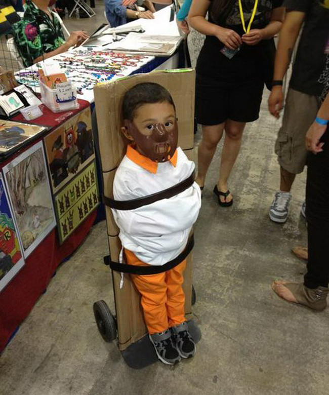 Khi các nhóc tì đi siêu thị cùng các ông bố.