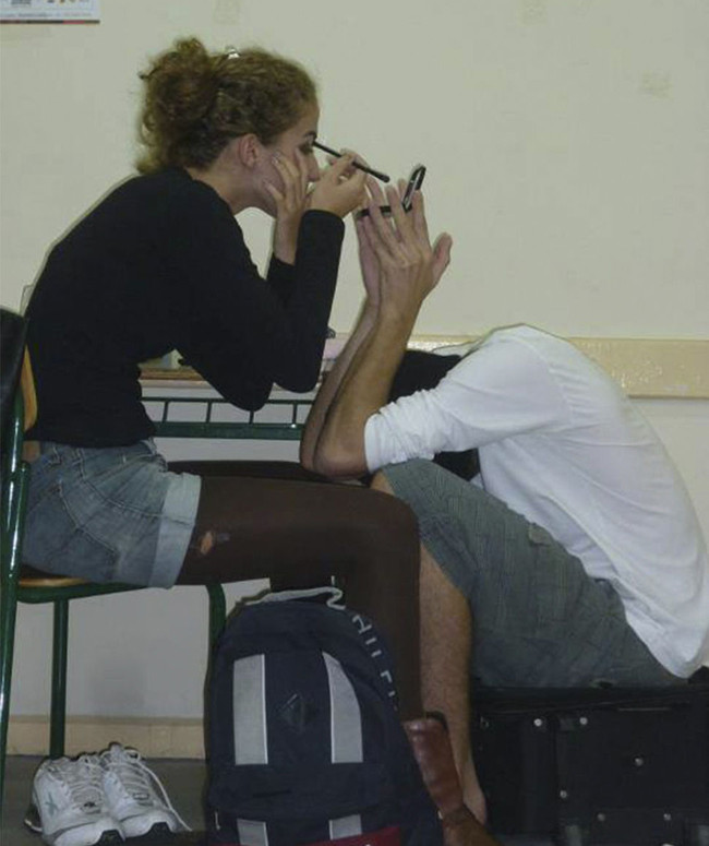 Xin lỗi chúng ta chỉ là bạn thân thôi.