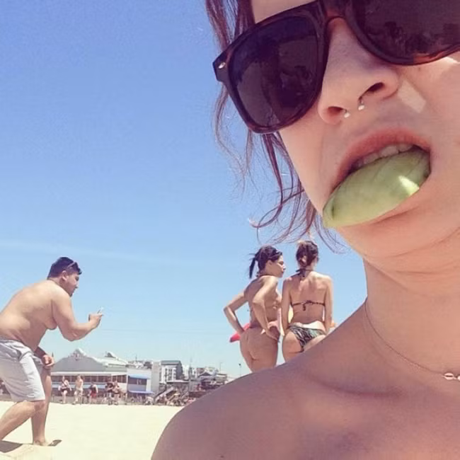 Khi bạn "tia gái" và bị gấu bắt quả tang.