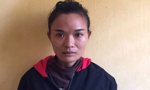 Đối tượng Lữ Thị Nhom lại cơ quan cảnh sát điều tra.