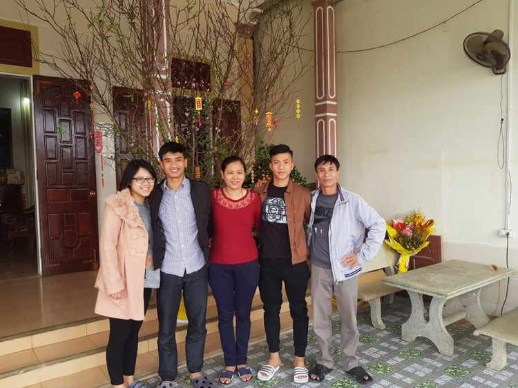 Me Phan Van Duc ke quang thoi gian kho khan cua con-Hinh-2