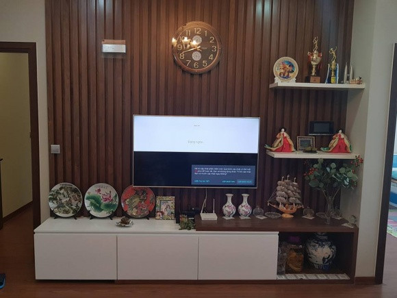 Mới đây, diễn viên Minh Tiệp đã rao bán 3 căn hộ ở một khu chung cư cao cấp ở Hà Nội. Những căn hộ của Minh Tiệp có diện tích 104m², giá 5,1 tỉ đồng. Hiện tại, vợ chồng Minh Tiệp ở một căn hộ tại khu chung cư cao cấp. Nam diễn viên cũng chia sẻ không gian một trong những căn hộ mà anh rao bán.