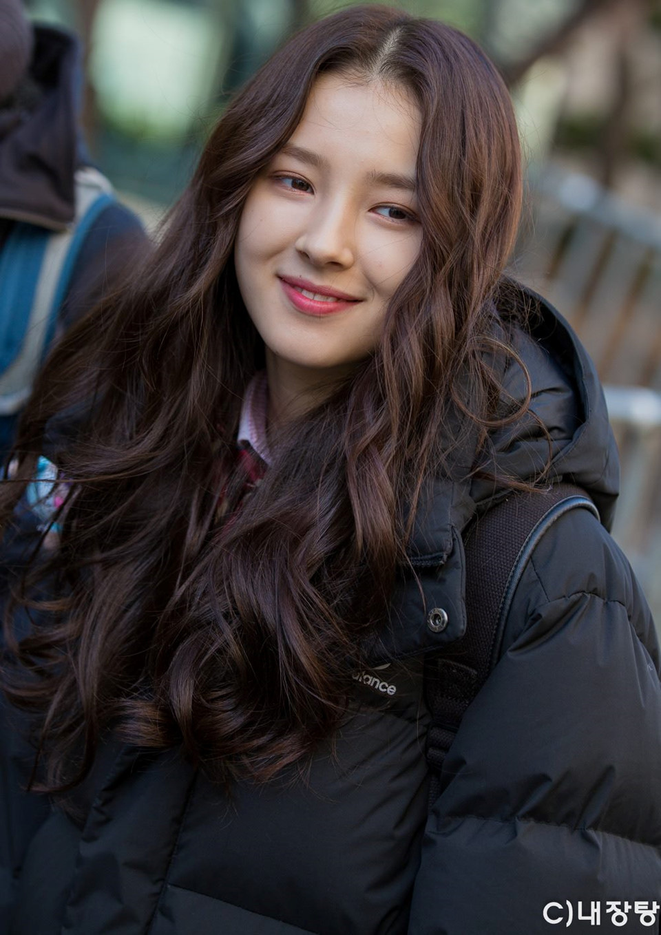 Mỹ nhân Nancy của Momoland cũng nhận được nhiều lời khen cho vẻ ngoài xinh đẹp. Cô gái 18 tuổi là con lai Hàn - Mỹ nên sở hữu các đường nét sắc sảo, ấn tượng.