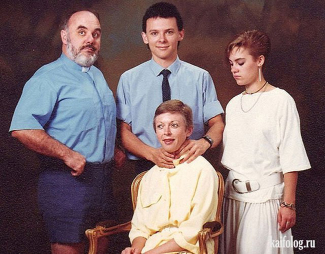 Quay sang đây, máy ảnh bên này cơ mà.