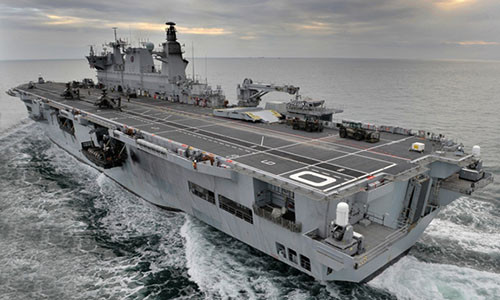 Tàu đổ bộ tấn công mang trực thăng HMS Ocean (L12) của Hải quân Hoàng gia Anh.